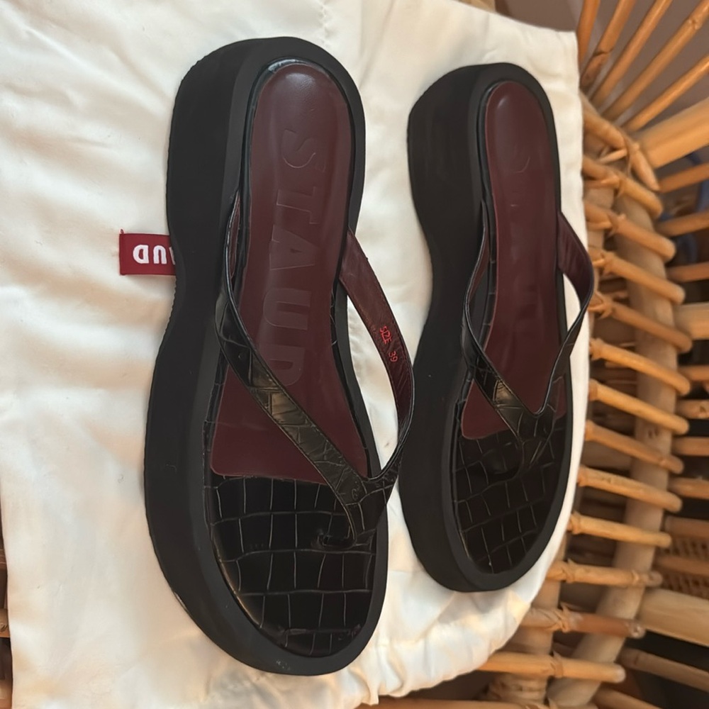 STAUD Tessa Croc-Embossed Leather Platform Thong Sandals BLACK SIZE 39 dust bag